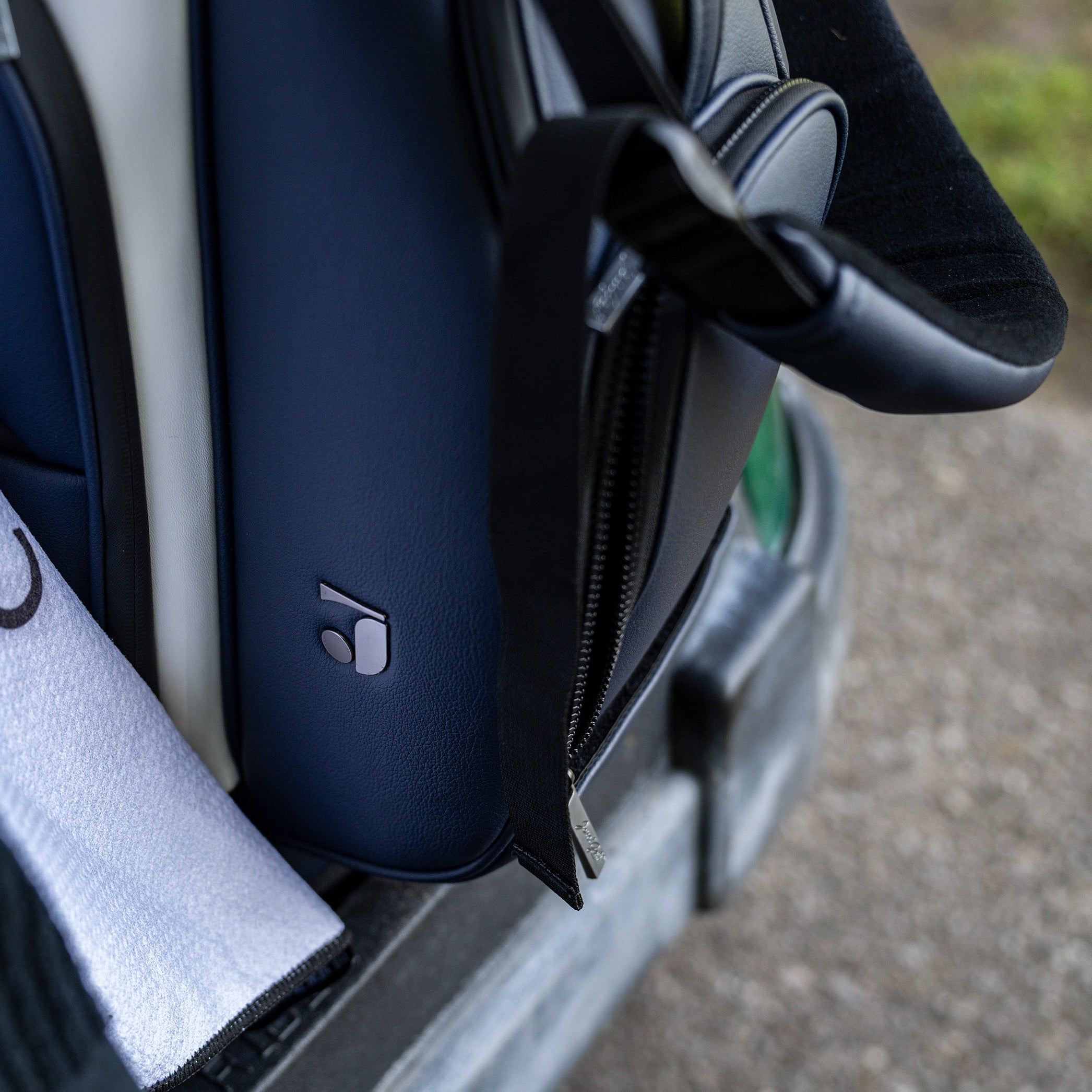 Fairway Golf Bag - Cactus Leather