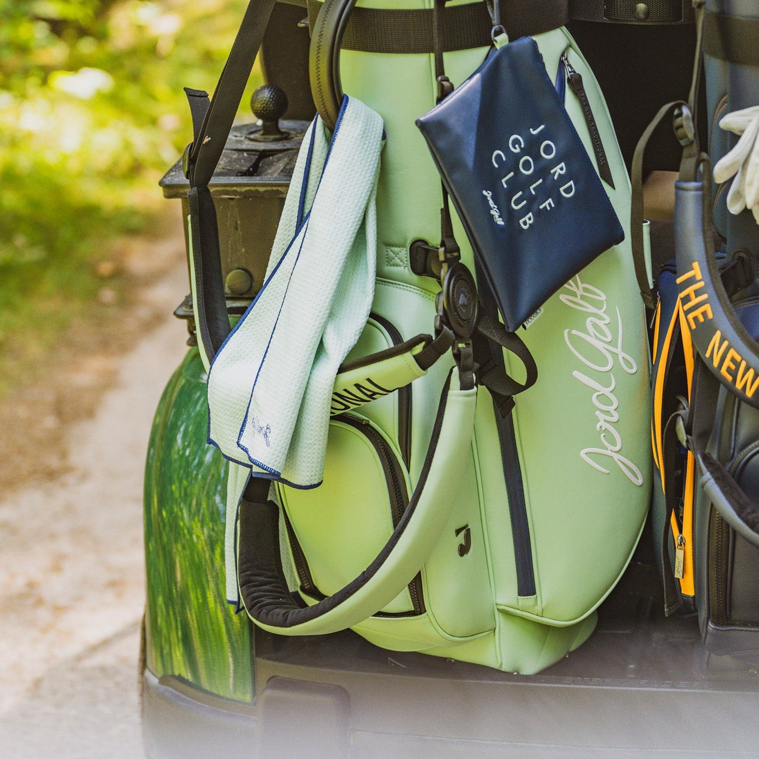 Fairway Golf Bag - Apple Leather
