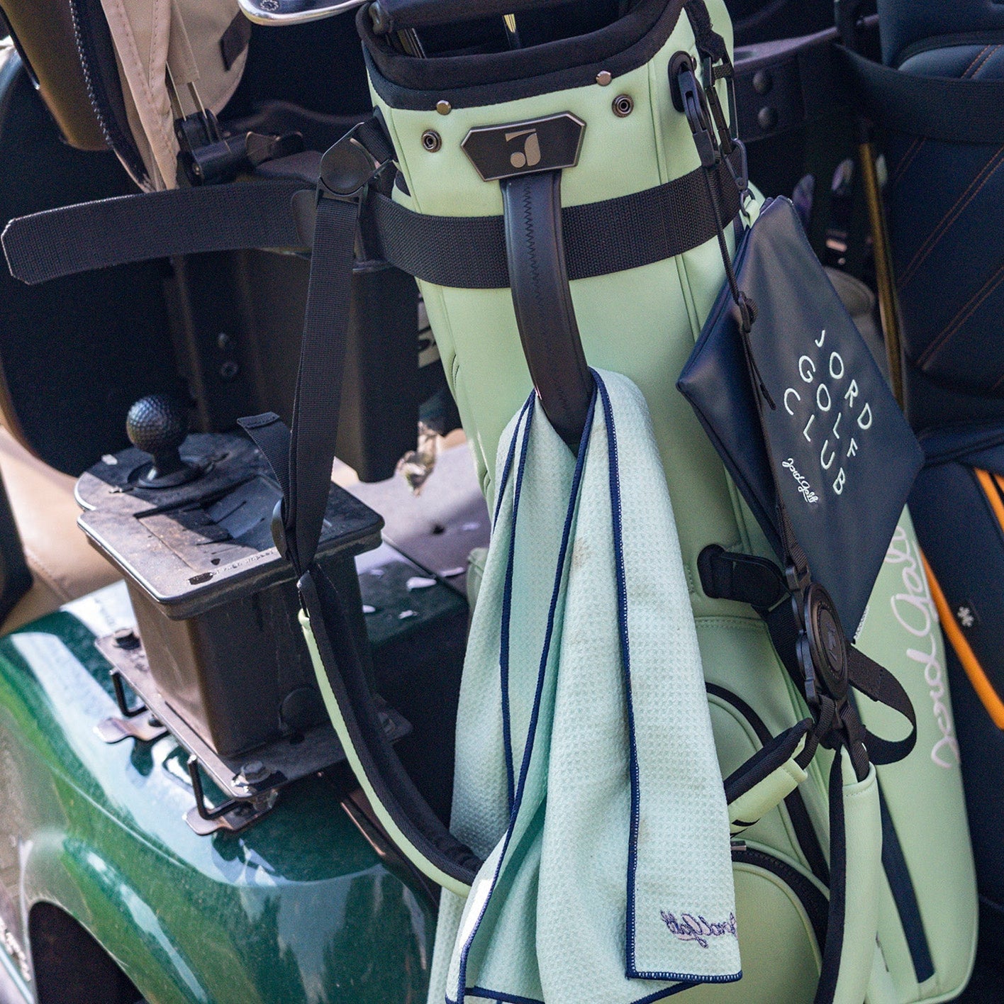 Fairway Golf Bag - Apple Leather