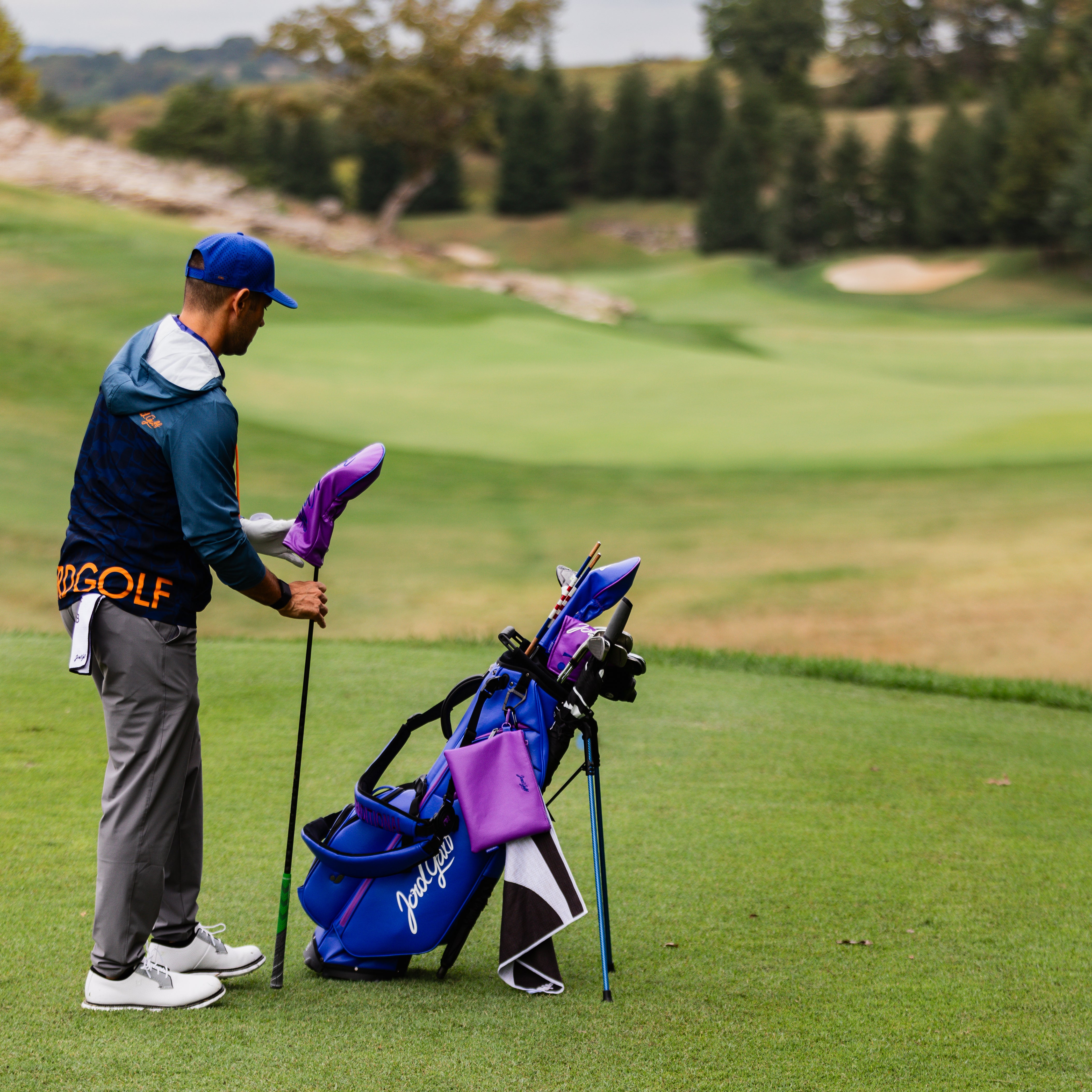 Fairway Golf Bag - Apple Leather