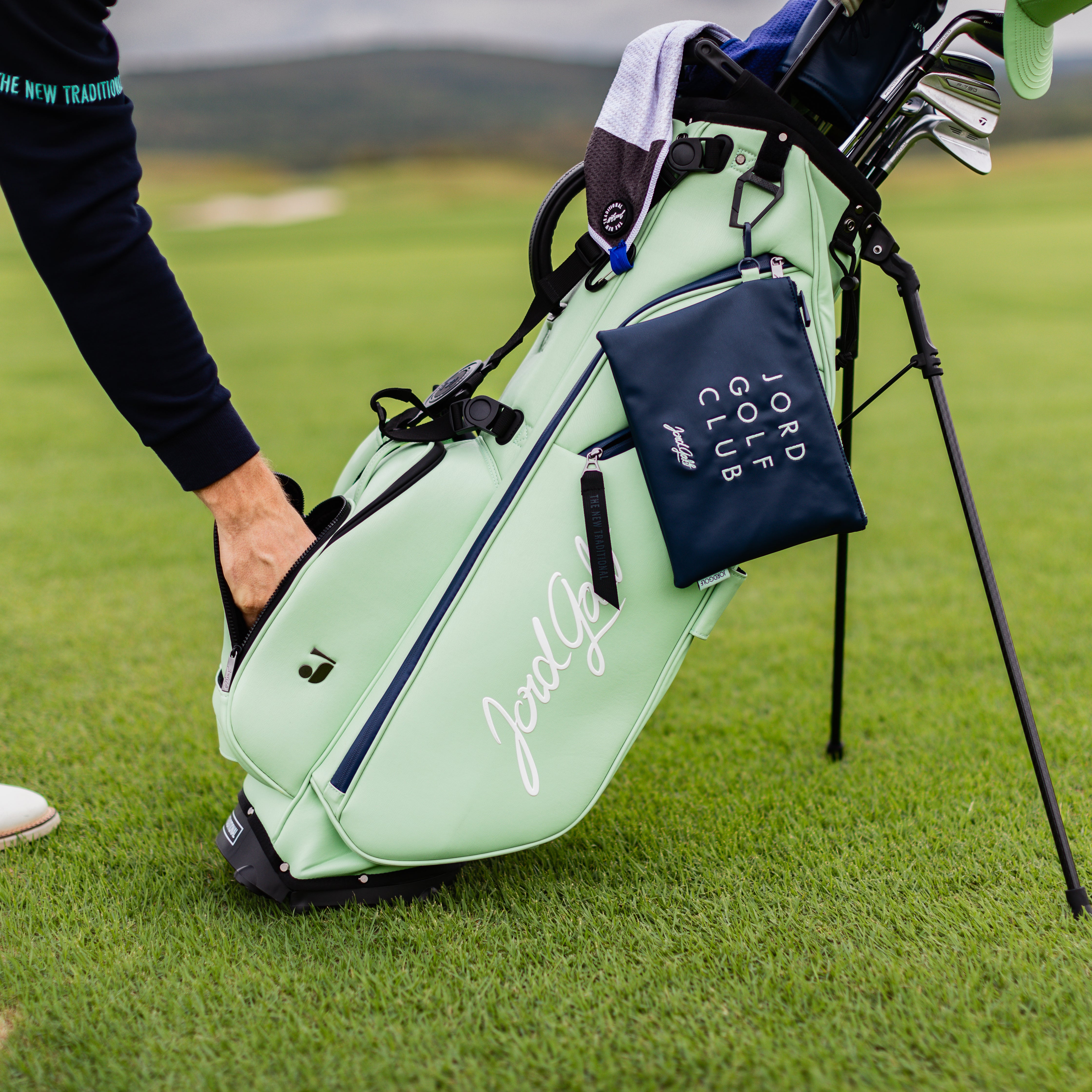 Fairway Golf Bag - Apple Leather