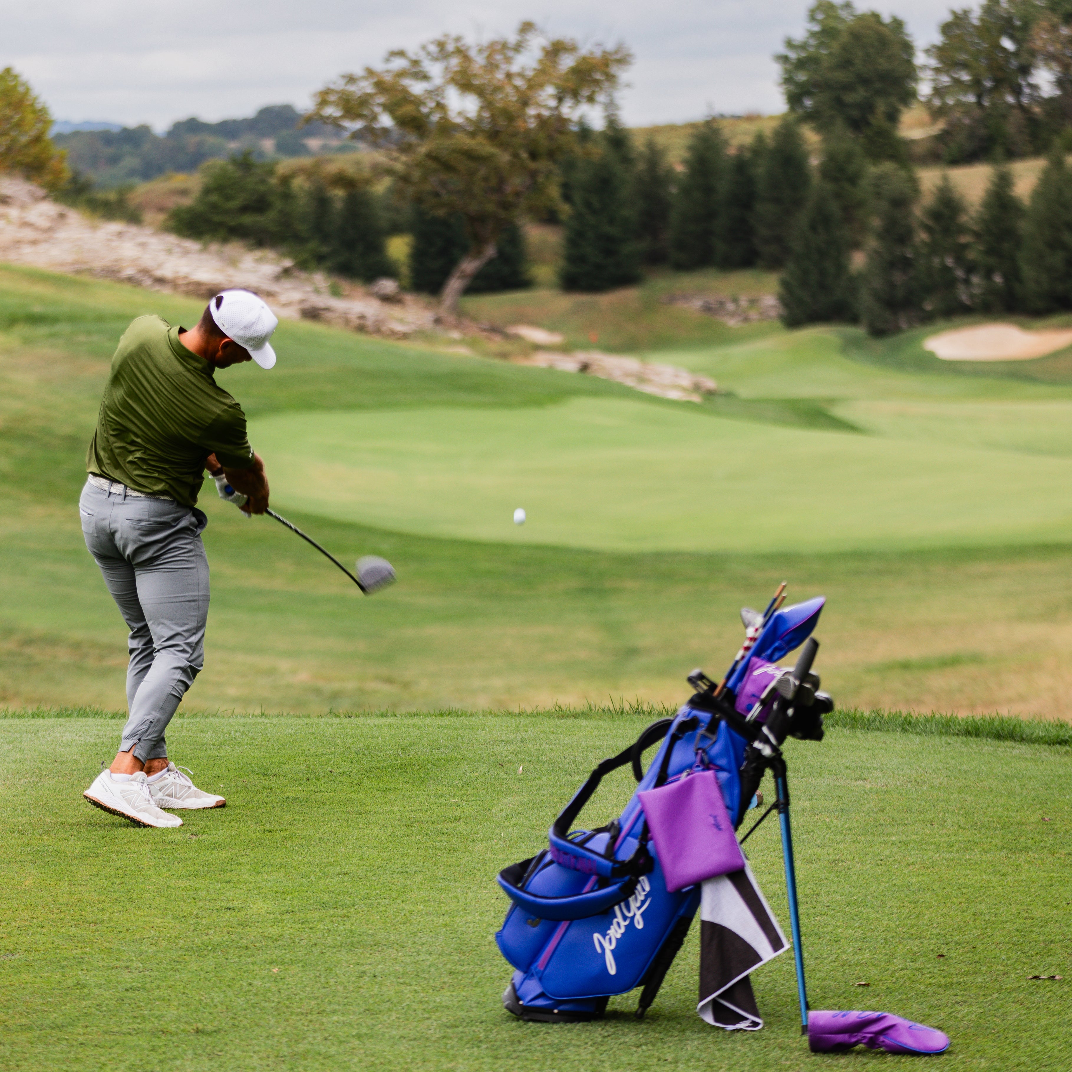 Fairway Golf Bag - Apple Leather