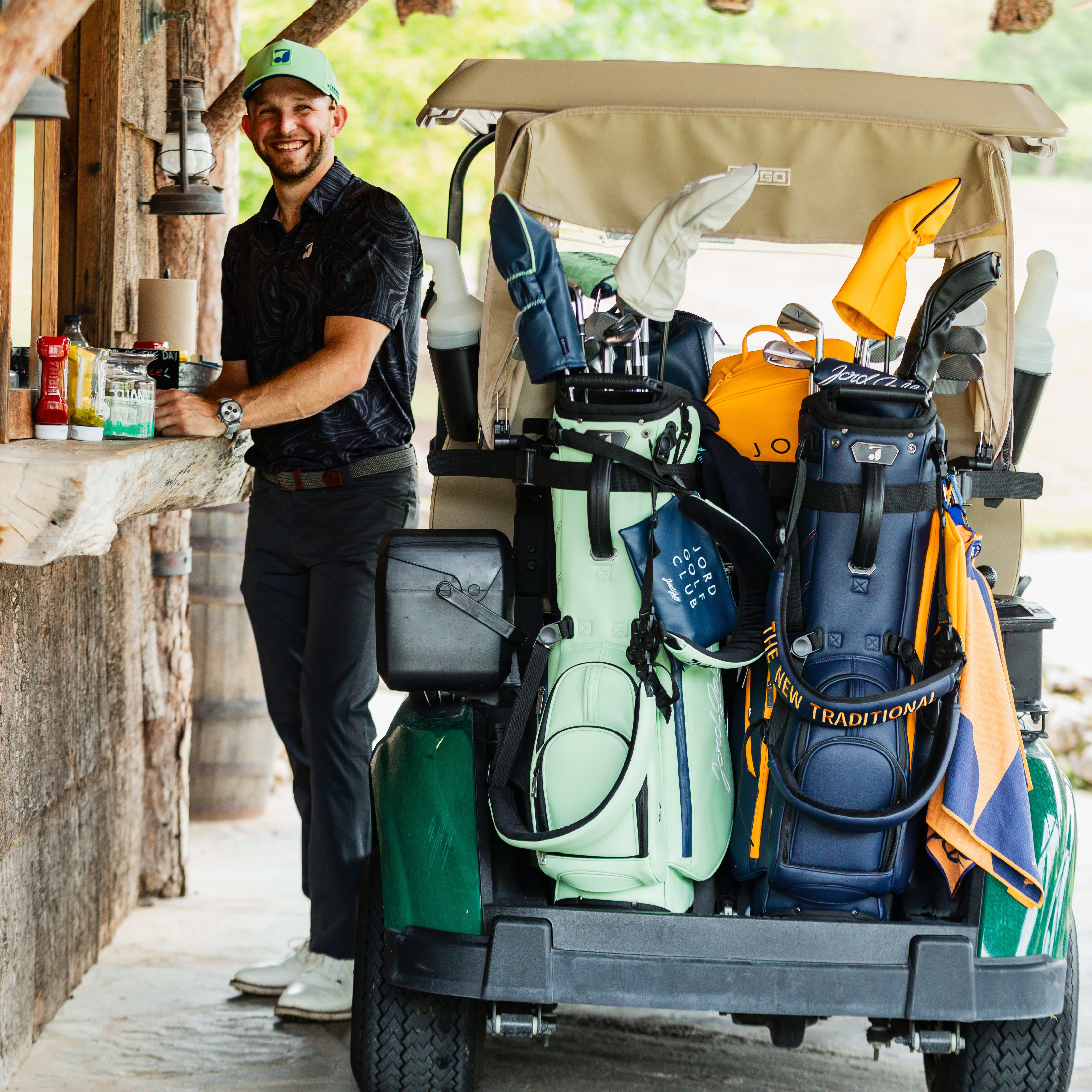 Fairway Golf Bag - Apple Leather